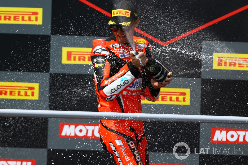 Podium: Chaz Davies, Aruba.it Racing-Ducati SBK Team