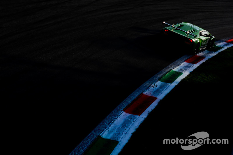 3. #82 GRT Grasser Racing Team Lamborghini Huracan GT3: Rolf Ineichen, Franck Perera, Phil Keen
