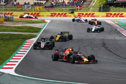 Daniel Ricciardo, Red Bull Racing RB14, Kevin Magnussen, Haas F1 Team VF-18, Carlos Sainz Jr., Renault Sport F1 Team R.S. 18, Charles Leclerc, Sauber C37, Fernando Alonso, McLaren MCL33