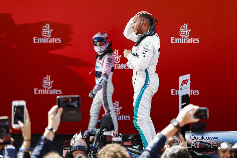 Hamilton tarolt a Mercedesszel Barcelonában - F1 2018