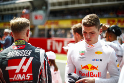 Kevin Magnussen, Haas F1 Team, Max Verstappen, Red Bull Racing