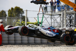 Эвакуация с трассы автомобиля FW41 Лэнса Стролла, Williams