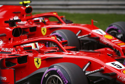 Обладатель поула Себастьян Феттель, второе место – Кими Райкконен, Ferrari SF71H