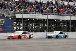 Brad Keselowski, Team Penske, Ford Fusion Wurth and Clint Bowyer, Stewart-Haas Racing, Chevrolet Cam