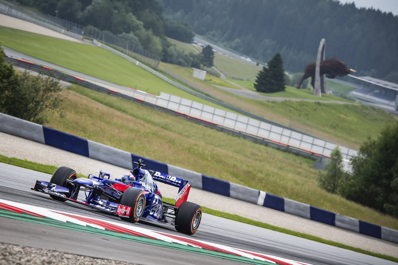 Marc Márquez maneja el Toro Rosso F1