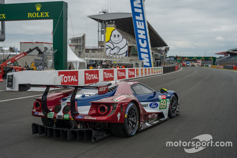#69 Ford Chip Ganassi Racing Ford GT