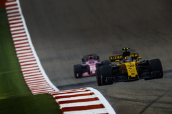 Carlos Sainz Jr., Renault Sport F1 Team RS17, Sergio Perez, Sahara Force India F1 VJM10