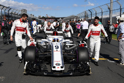 Marcus Ericsson, Sauber C37 en la parrilla