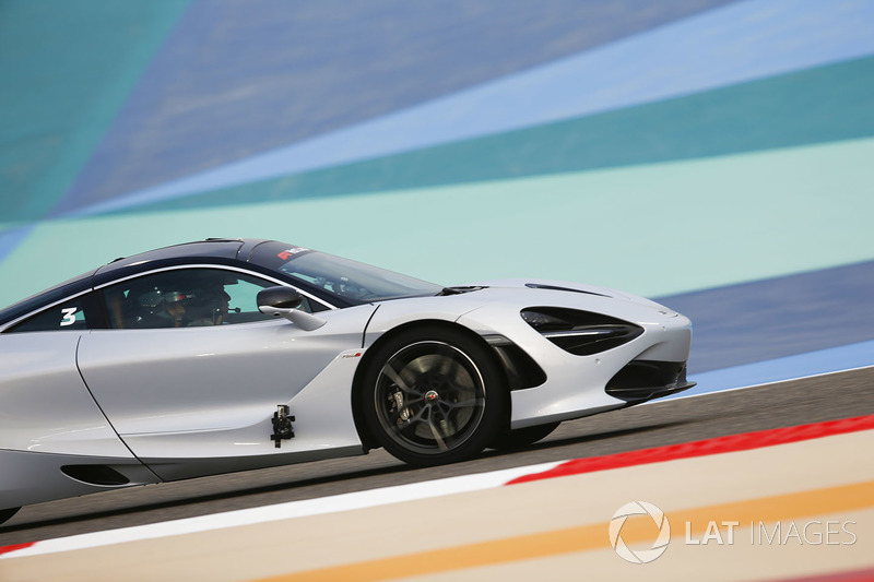 Pirelli hot laps con Zak Brown, Director Ejecutivo, McLaren Technology Group