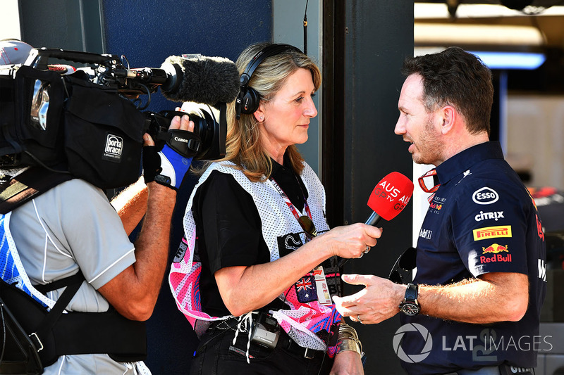 Louise Goodman, parla con Christian Horner, Team Principal Red Bull Racing