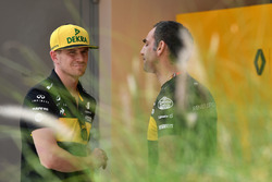 Nico Hulkenberg, Renault Sport F1 Team et Cyril Abiteboul, directeur général Renault Sport F1