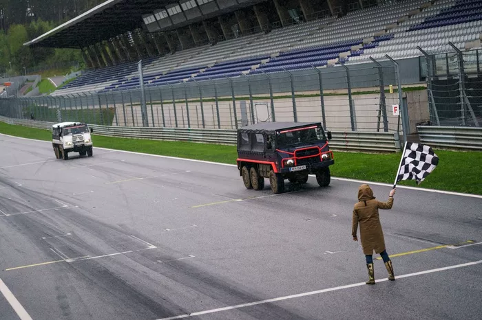 Max Verstappen, Sergio Pérez, Red Bull Racing, Yuki Tsunoda y Pierre Gasly, AlphaTauri