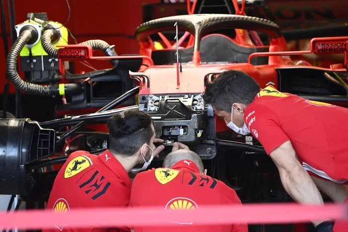 Detalle frontal del Ferrari SF21