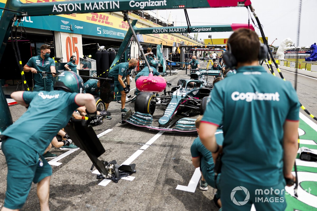 Práctica de pit stop de Aston Martin