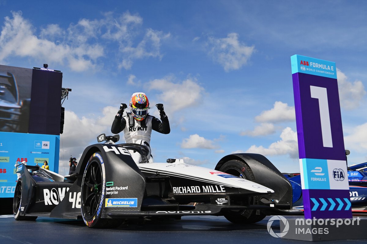 Ganador Edoardo Mortara, Venturi Racing, celebra