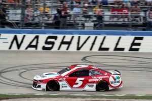 Kyle Larson, Hendrick Motorsports, Chevrolet Camaro Valvoline celebrates his win