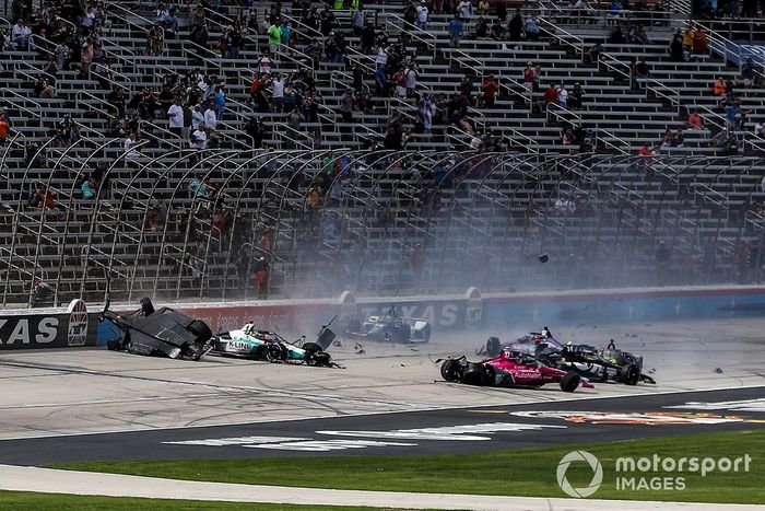 Choque al inicio de la carrera