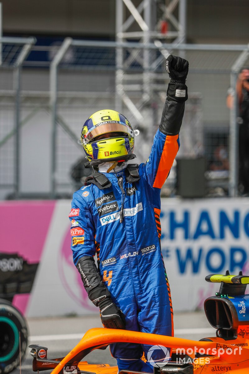 Tercer lugar Lando Norris, McLaren, celebra en Parc Ferme