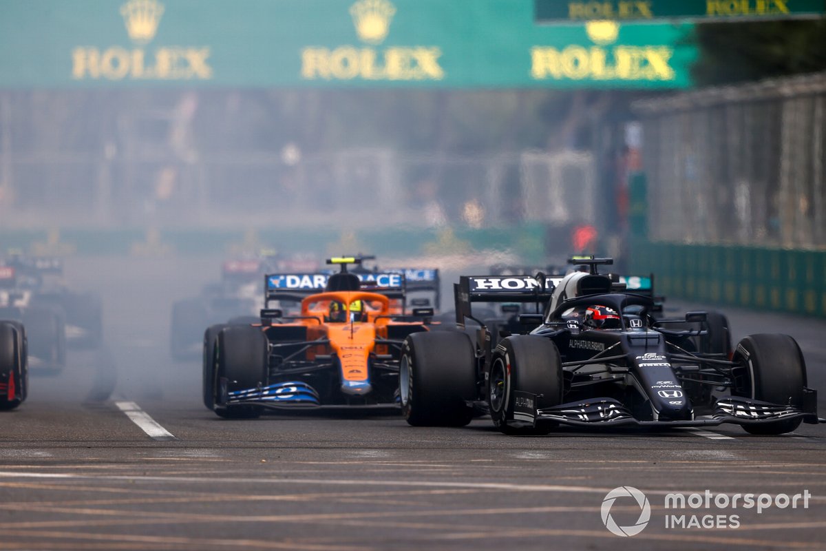 Yuki Tsunoda, AlphaTauri AT02, Lando Norris, McLaren MCL35M
