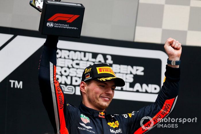 Podio: ganador de la carrera Max Verstappen, Red Bull Racing