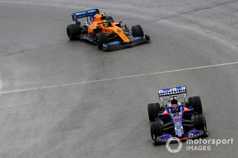 Daniil Kvyat, Toro Rosso STR14, Lando Norris, McLaren MCL34