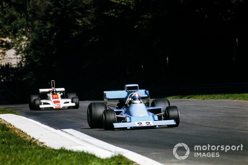 Chris Amon, Amon AF101 Ford, precede Graham Hill, Lola T370 Ford