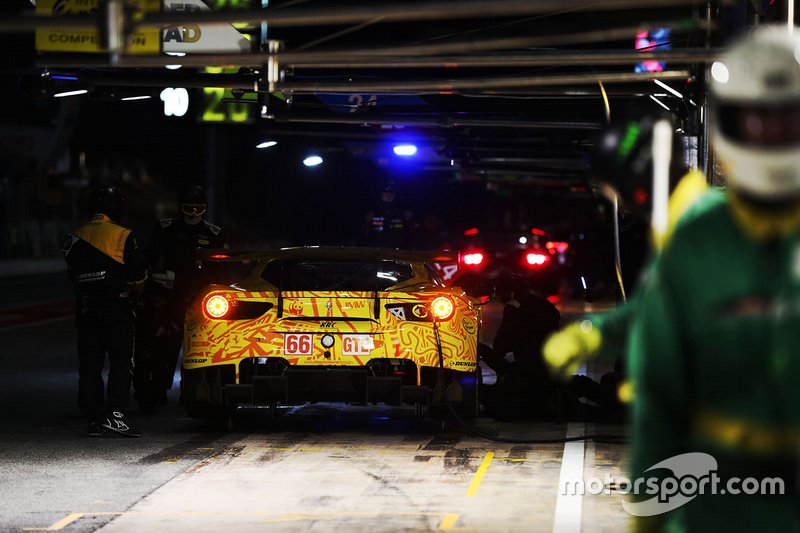 #66 JMW Motorsport Ferrari F488 GTE: Jeffrey Segal, Matteo Cressoni, Wei Lu