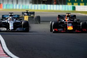 Lewis Hamilton, Mercedes AMG F1 W10, in gevecht met Max Verstappen, Red Bull Racing RB15