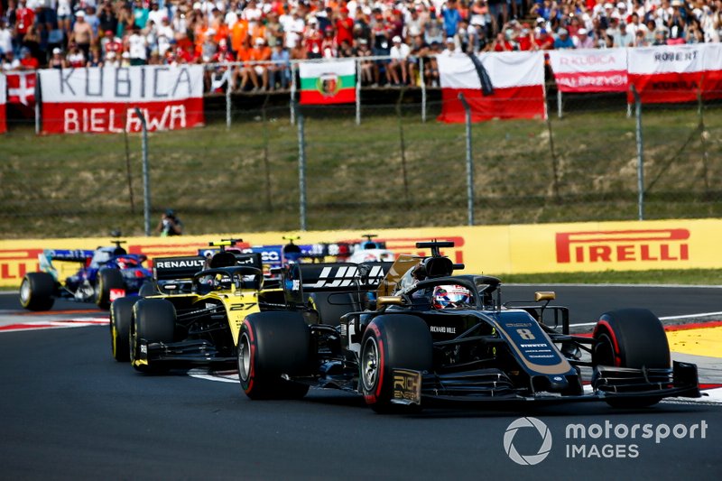 Romain Grosjean, Haas F1 Team VF-19, devant Nico Hulkenberg, Renault F1 Team R.S. 19