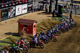 MX2 yarış start