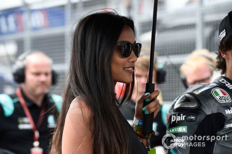 Grid girl