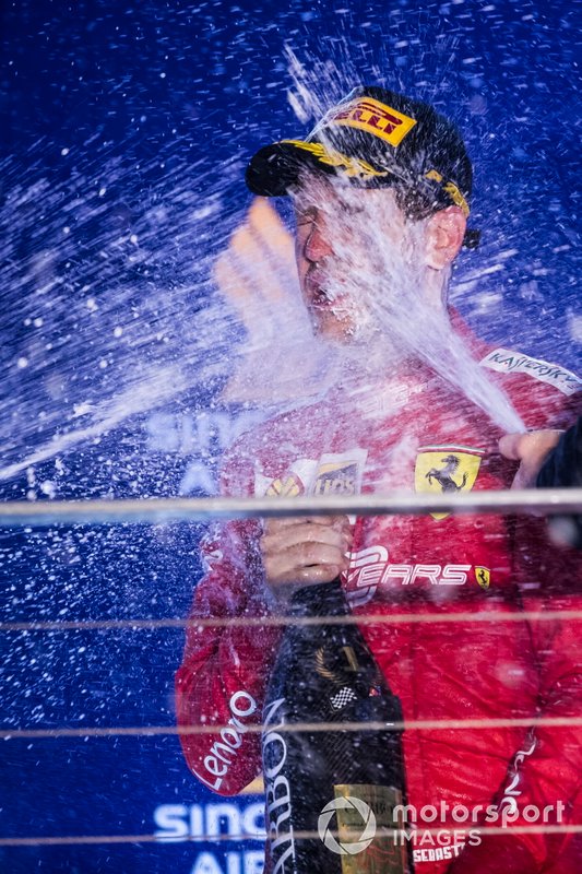 Podio: ganador Sebastian Vettel, Ferrari