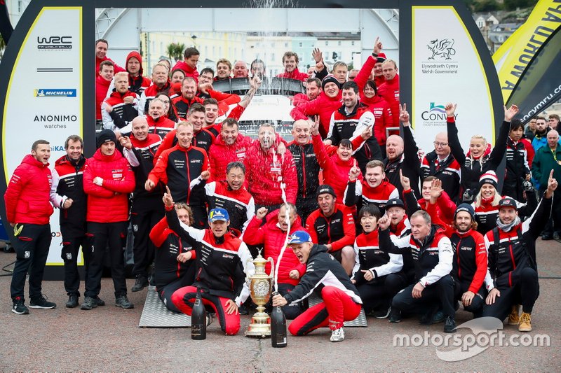 Ott Tänak, Martin Järveoja, Toyota Gazoo Racing WRT Toyota Yaris WRC con il team