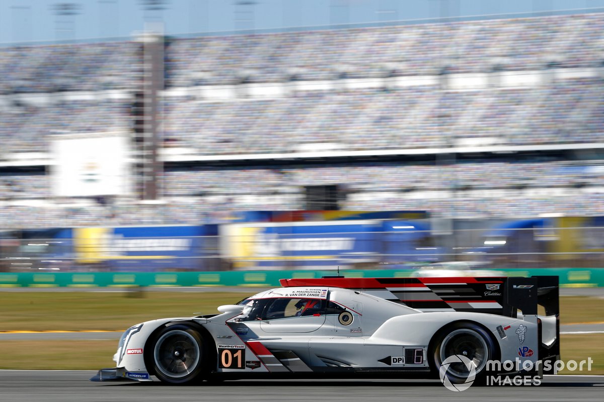 #01 Cadillac Chip Ganassi Racing Cadillac DPi, DPi: Scott Dixon, Renger van der Zande, Kevin Magnussen