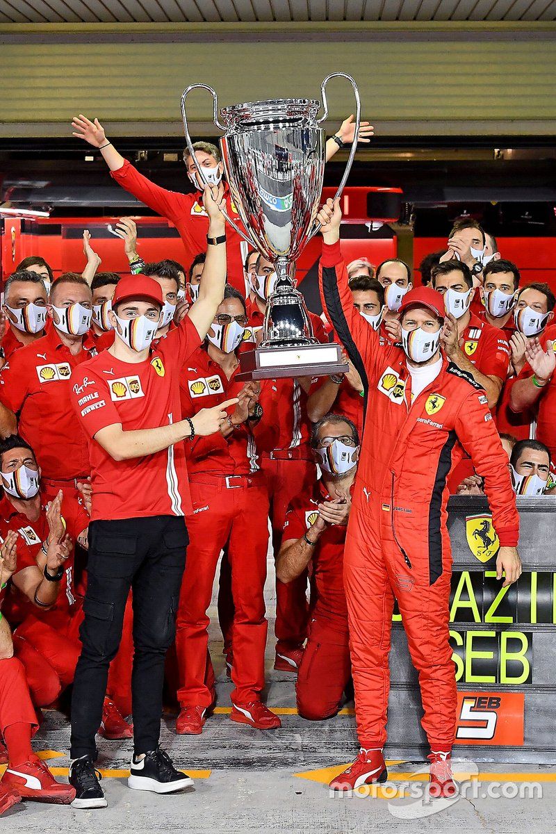 Sebastian Vettel, Ferrari y Charles Leclerc, Ferrari con el equipo
