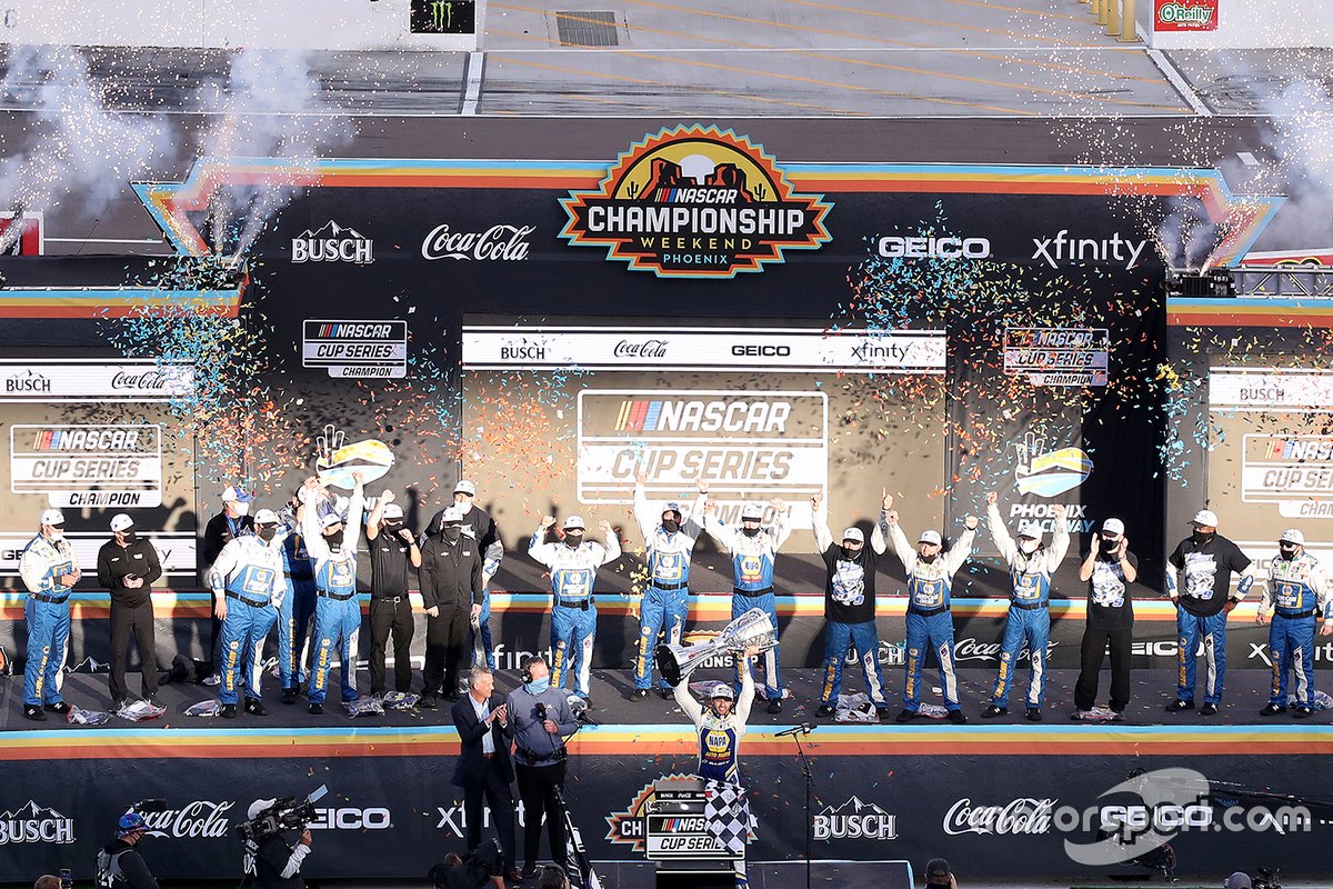 Campeón Chase Elliott, Hendrick Motorsports, Chevrolet Camaro y el equipo