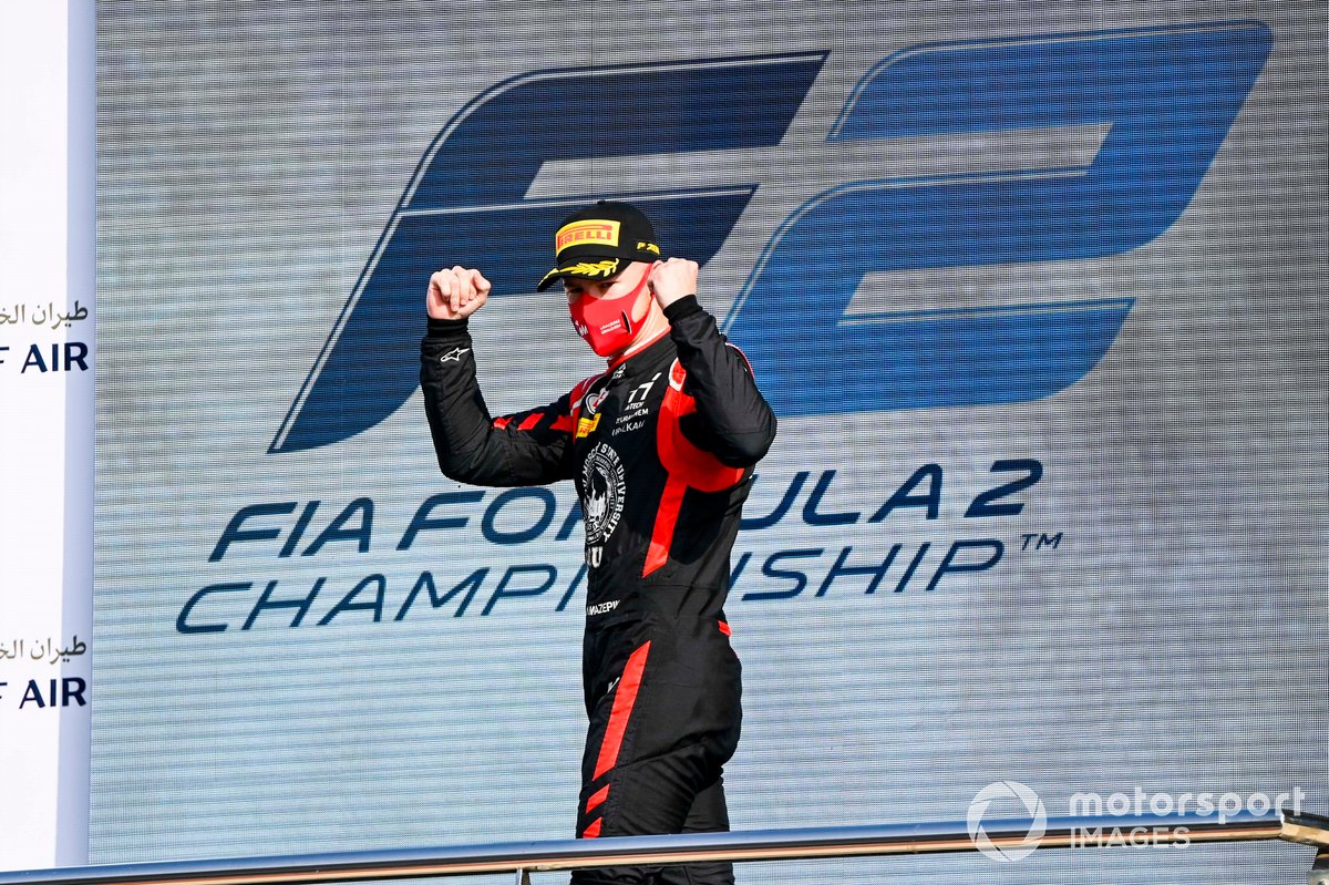 Nikita Mazepin, Hitech Grand Prix festeggia sul podio