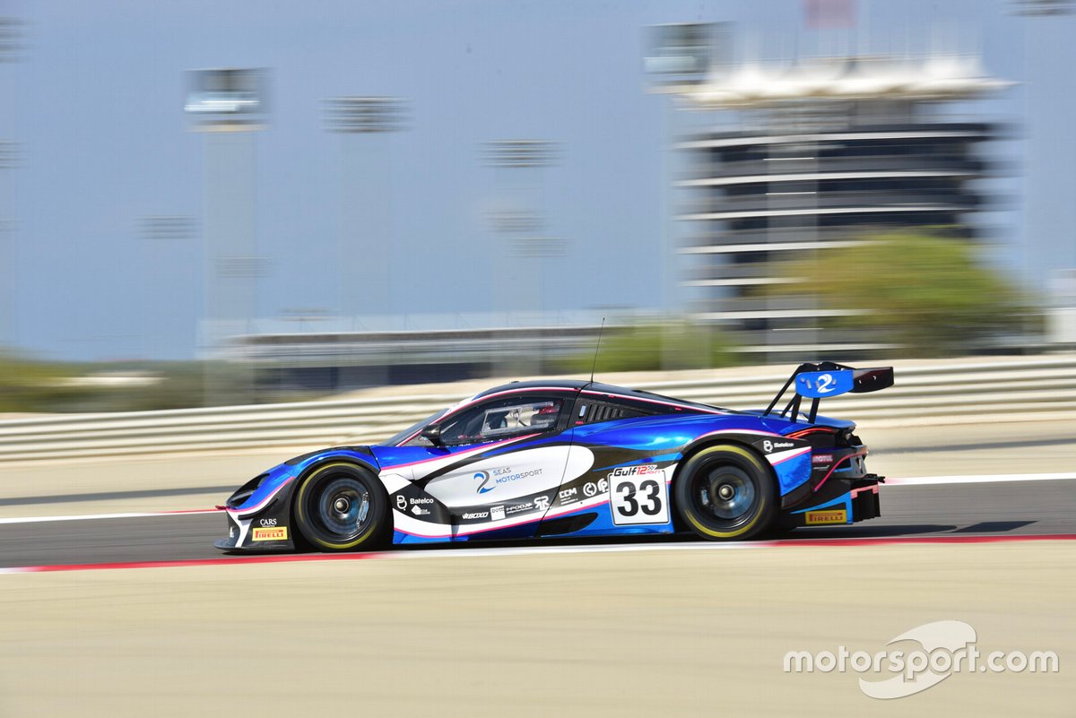 #33 2 Seas Motorsport, McLaren 720S GT3: Isa Bin Abdullah Alkhalifa, Ben Barnicoat, Martin Kodric