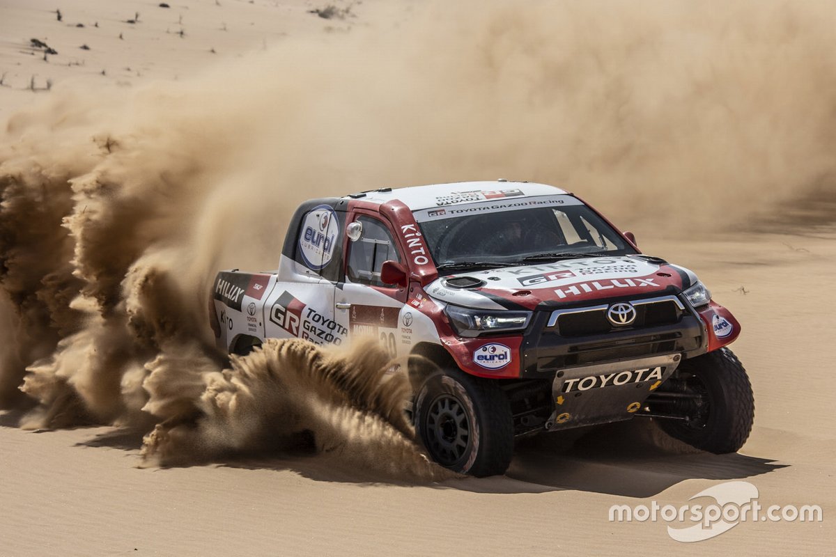 #304 Toyota Gazoo Racing Toyota Hilux: Giniel de Villiers, Alex Haro