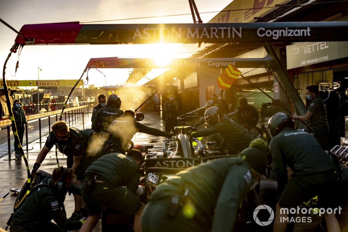 Aston Martin pit stop deneme