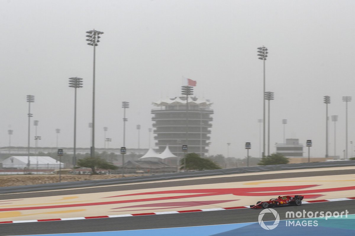 Carlos Sainz Jr., Ferrari SF21