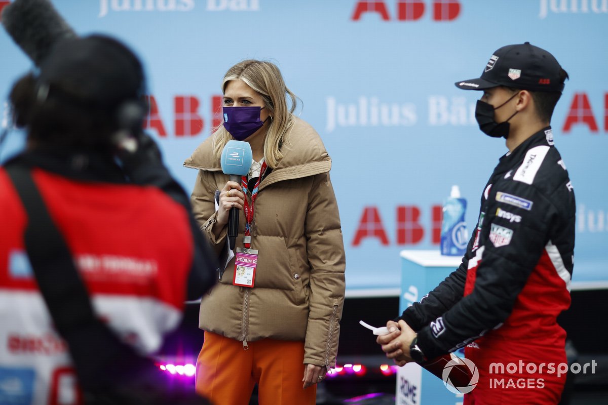 TV Presenter Nicki Shields, interviews Pascal Wehrlein, Tag Heuer Porsche