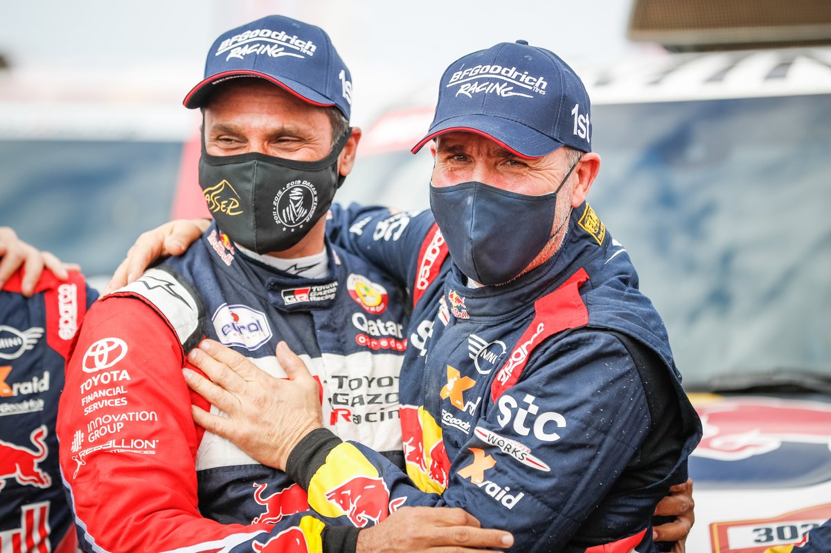 #302 X-Raid Mini JCW Team: Stéphane Peterhansel, #301 Toyota Gazoo Racing: Nasser Al-Attiyah