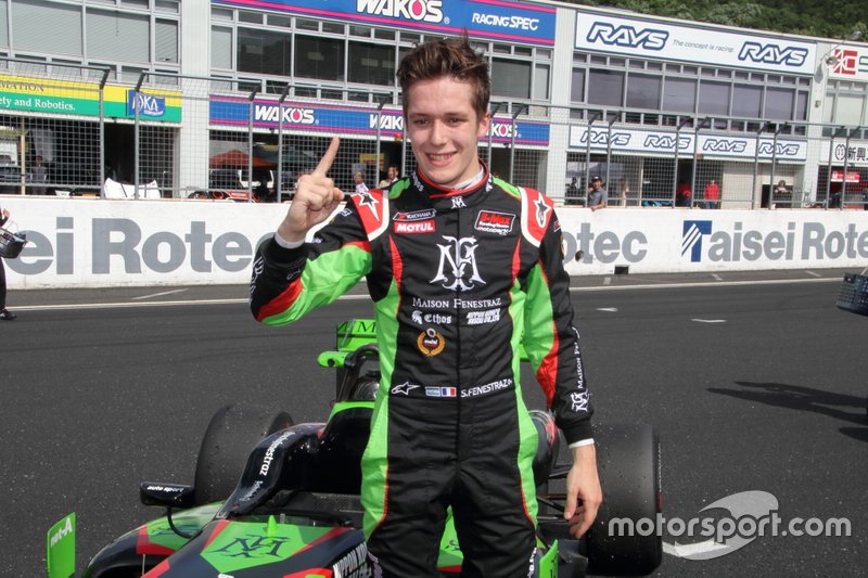 Sacha Fenestraz(B-Max Racing with motopark)