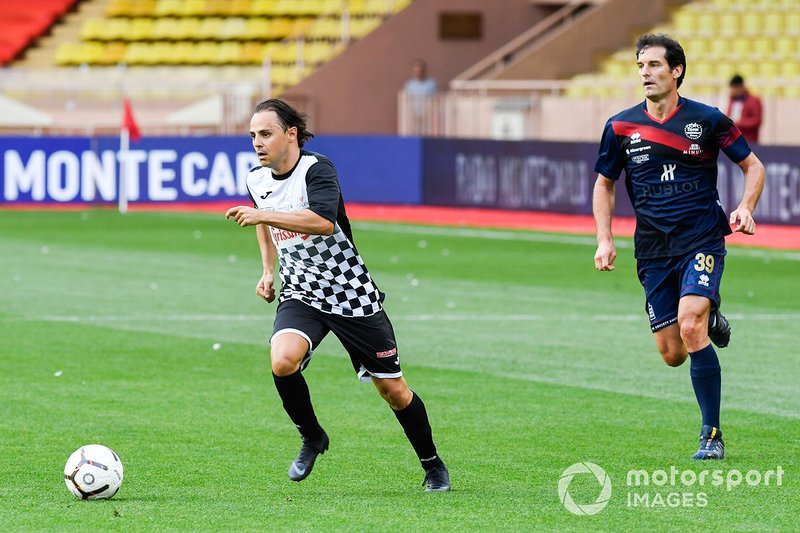 Felipe Massa jugando a fútbol