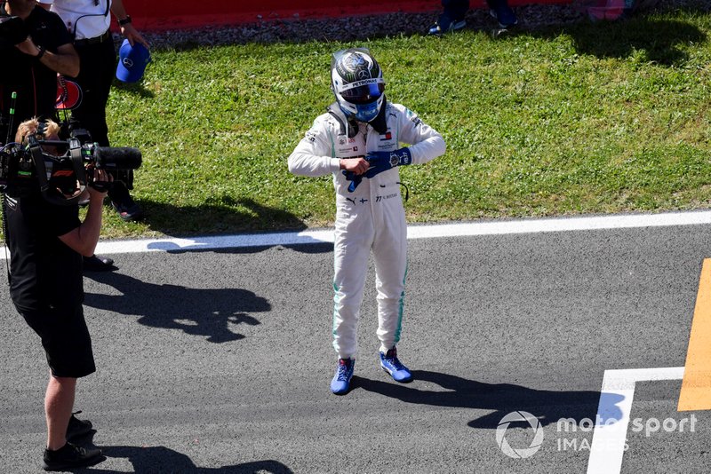 Pole man Valtteri Bottas, Mercedes AMG F1 celebrates