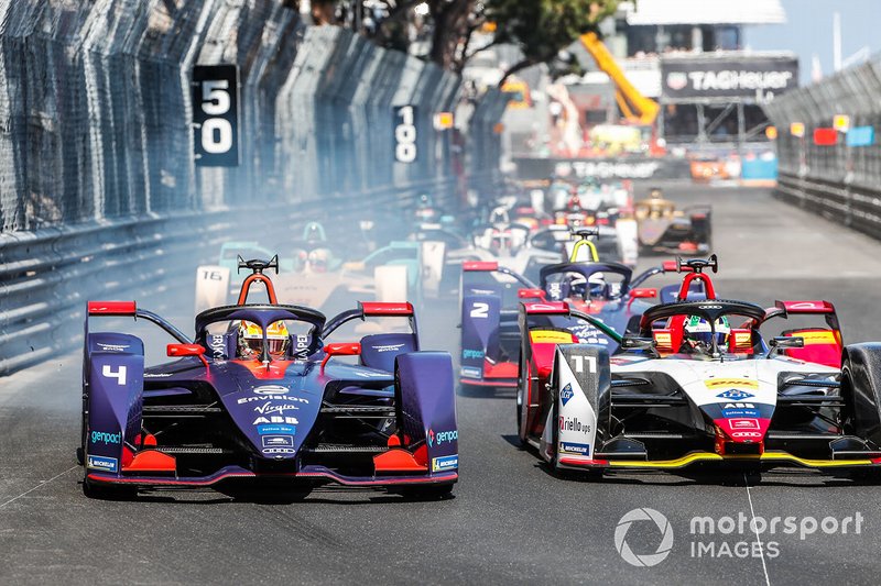 Robin Frijns, Envision Virgin Racing, Audi e-tron FE05 battles with Lucas Di Grassi, Audi Sport ABT Schaeffler, Audi e-tron FE05 at the start