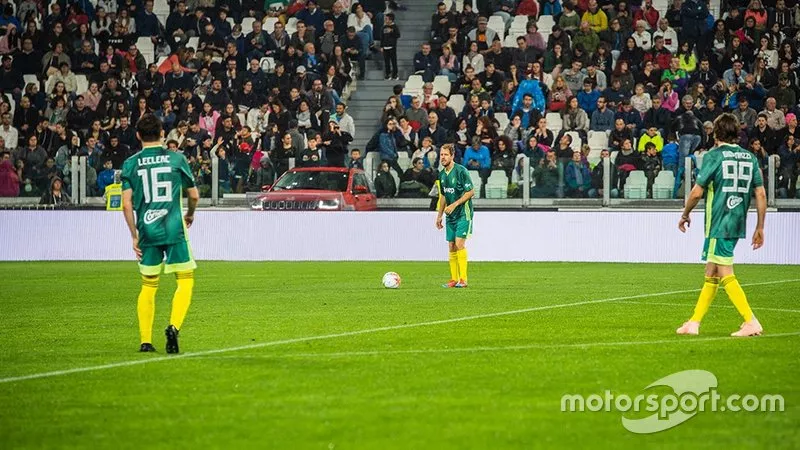 La partita del cuore 2019, con Vettel, Leclerc y Giovinazzi junto a Francesco Totti, Cristiano Ronaldo, Pavel Nedved y Andrea Pirlo, entre otros