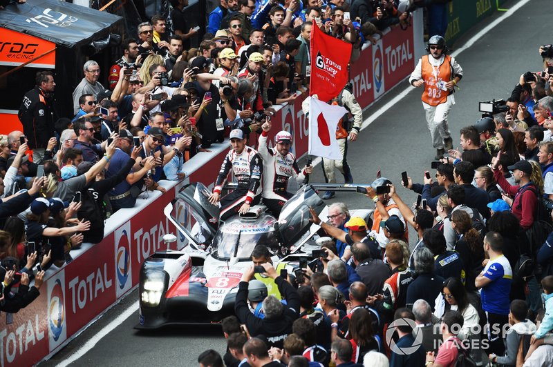 Vainqueurs : #8 Toyota Gazoo Racing Toyota TS050: Sébastien Buemi, Kazuki Nakajima, Fernando Alonso