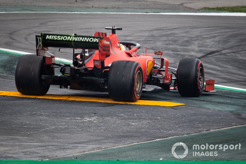 Sebastian Vettel, Ferrari SF90, fa un giro